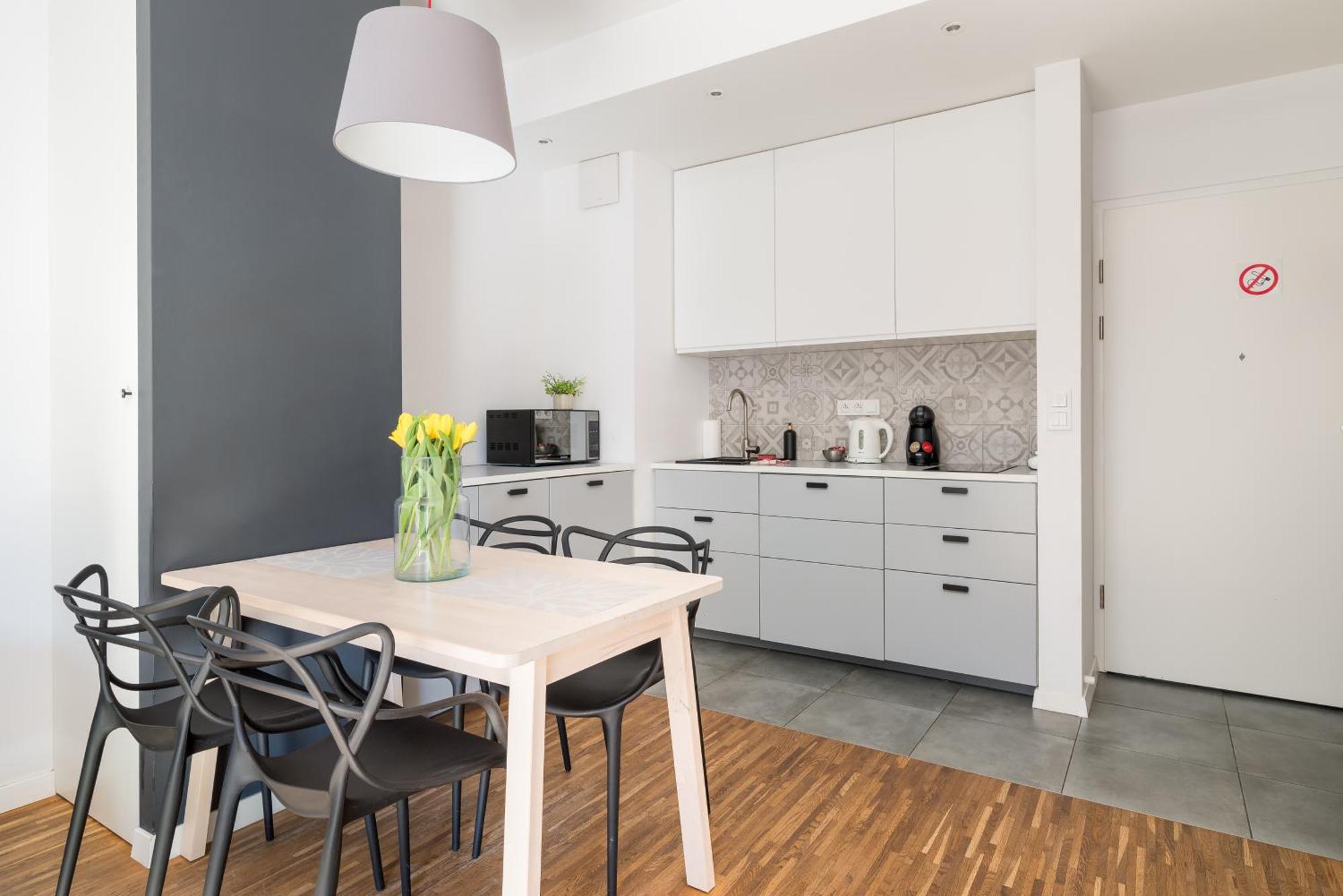 Kolejowa 3* Warszawa